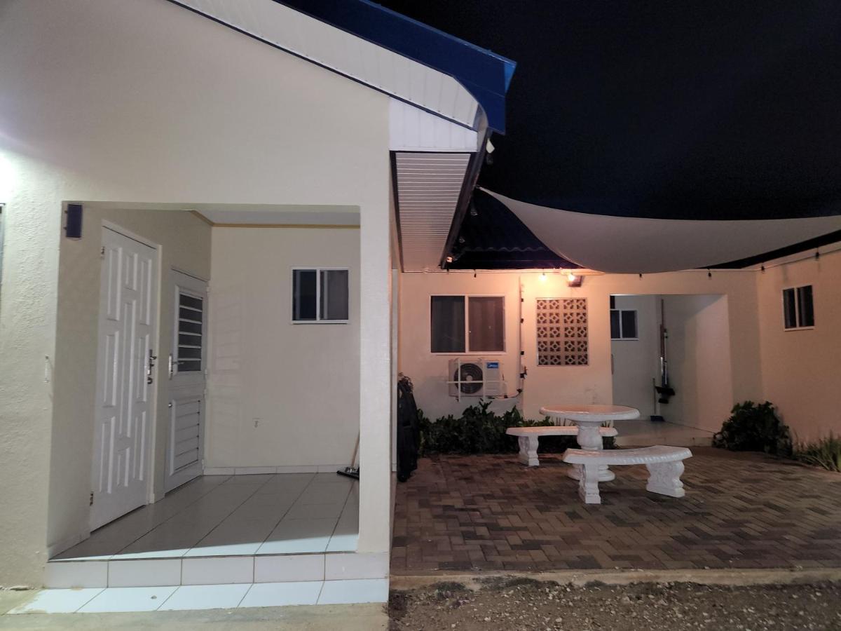 The Lush Apartment Willemstad Ngoại thất bức ảnh